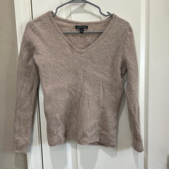 41 Hawthorn Tan V-Neck Sweater Fine-Gauge Knit - Picture 1 of 4